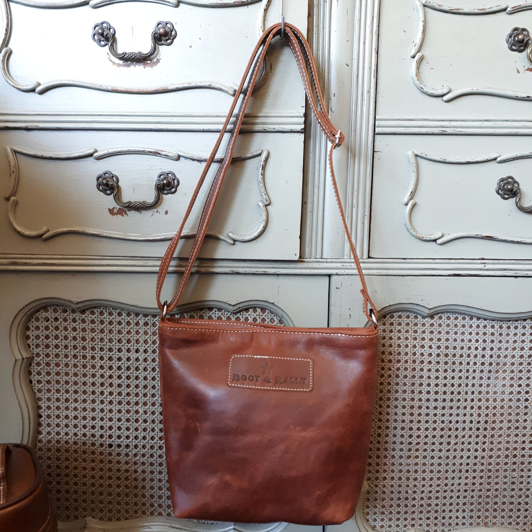 Cecilia in Tobbaco by Boot & Rally