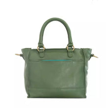 27 x 23 x 15 cm

The Bastille grab-and-go bag is a standout everyday addition to any wardrobe. It’s effortless, timeless design fits in with any style. The epitome of functionality and fashion.

Vegetable tanned leather
Unlined (RAW)
Antique Brass hardware
Inside and outsize zips &amp; multi-functional open pockets
Top zip closure
Handle drop 12 cm
Detachable shoulder strap 98 – 108